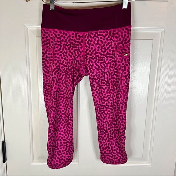 Lululemon Size 6 Ace Spot Jeweled Magenta Dashing Pink Top Speed Crop Leggings‎ - Picture 1 of 4